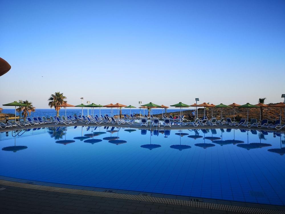 Aktea Beach Village ไอยานาปา ภายนอก รูปภาพ